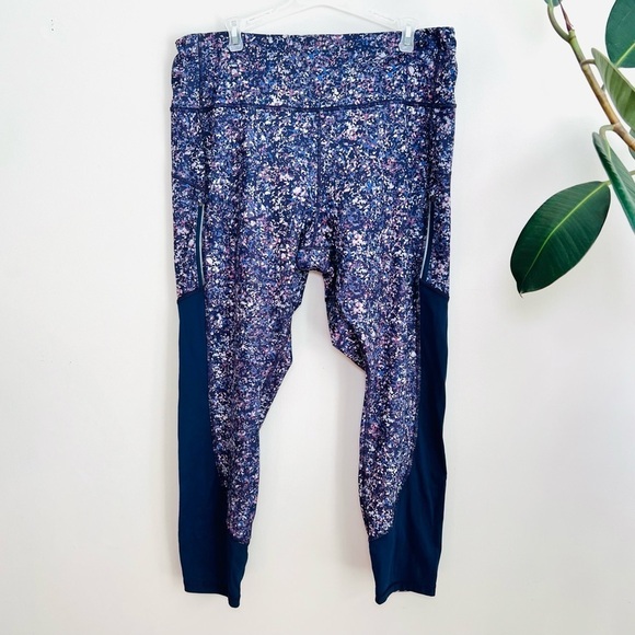 Athleta Rainier Printed Mesh Tight in Sandstone Navy Multi - Picture 3 of 10